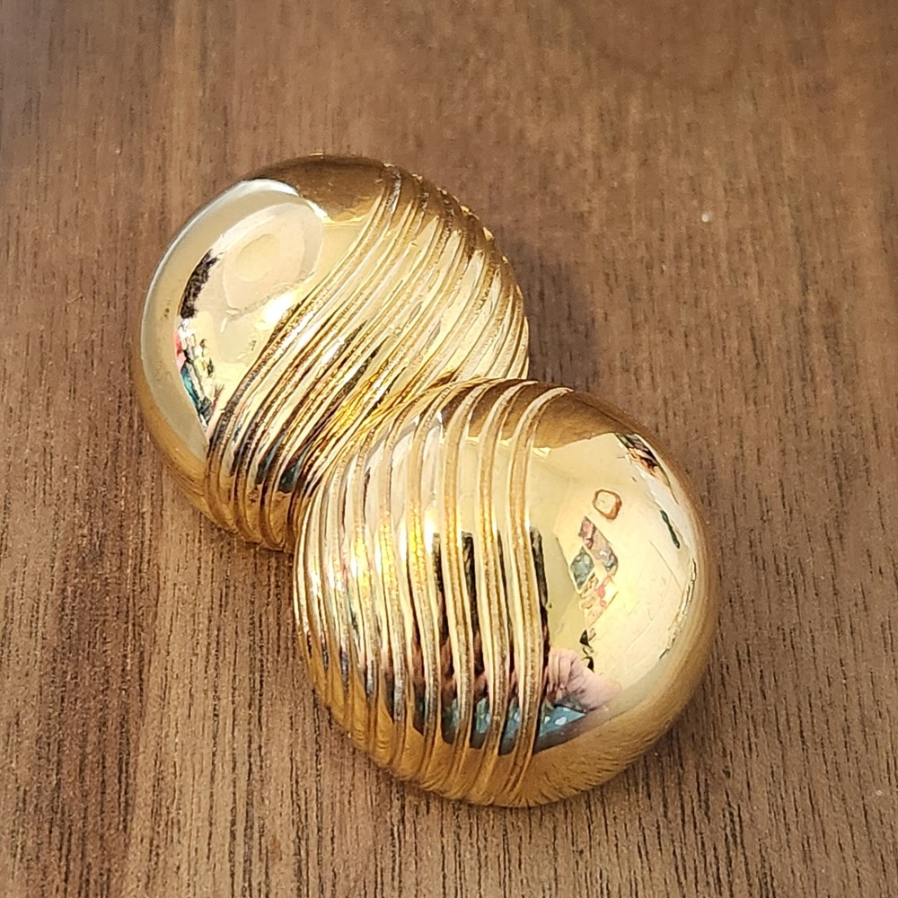 Vintage Gold Ribbed Dome Stud Earrings Chunky 80s Style Statement Round Post 1in